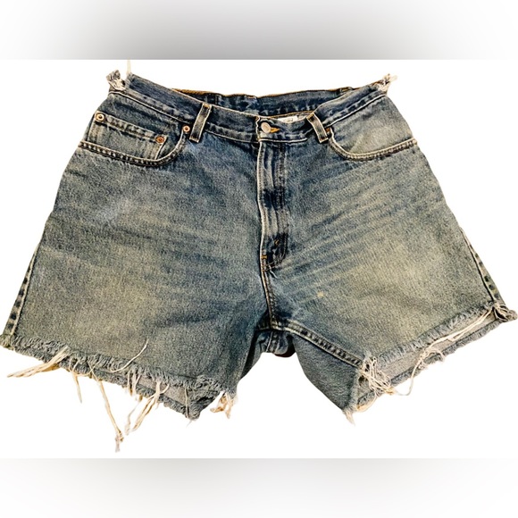 Women’s Levi’s Cutoff Shorts Size 560 Levi’s Sz. 33-34” - Picture 1 of 3